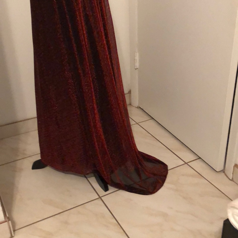 Red halter floor length shimmering dress - Picture 4 of 8